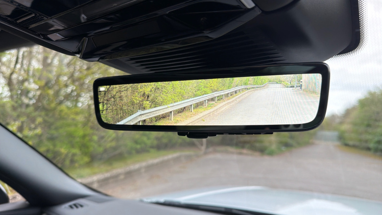 Land Rover Range Rover 4.4 P615 V8 SV 4dr Auto Petrol Estate